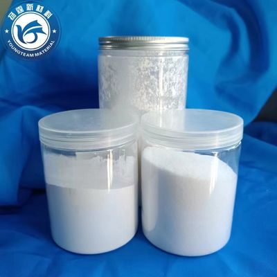 Poudre de polytétrafluoroéthylène micronisée résistante aux rayures